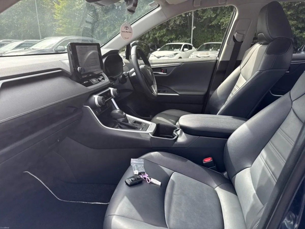Toyota RAV4 RAV4 HYBRID SOL - Image 6