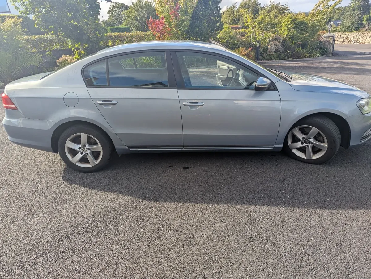 Volkswagen Passat 2012 - Image 1