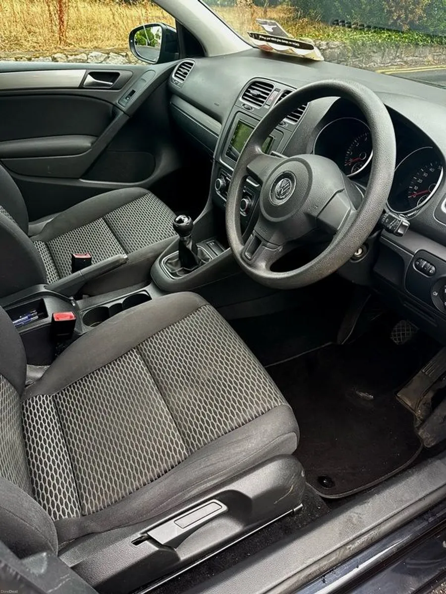 2010 Volkswagen Golf - Image 4