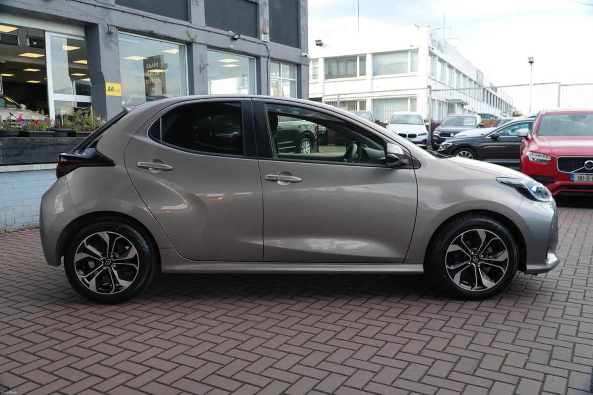 2021 TOYOTA YARIS HYBRID - Image 3