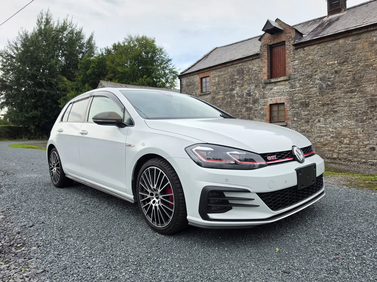 Volkswagen Golf gti ( Performance pack !!) - Image 1