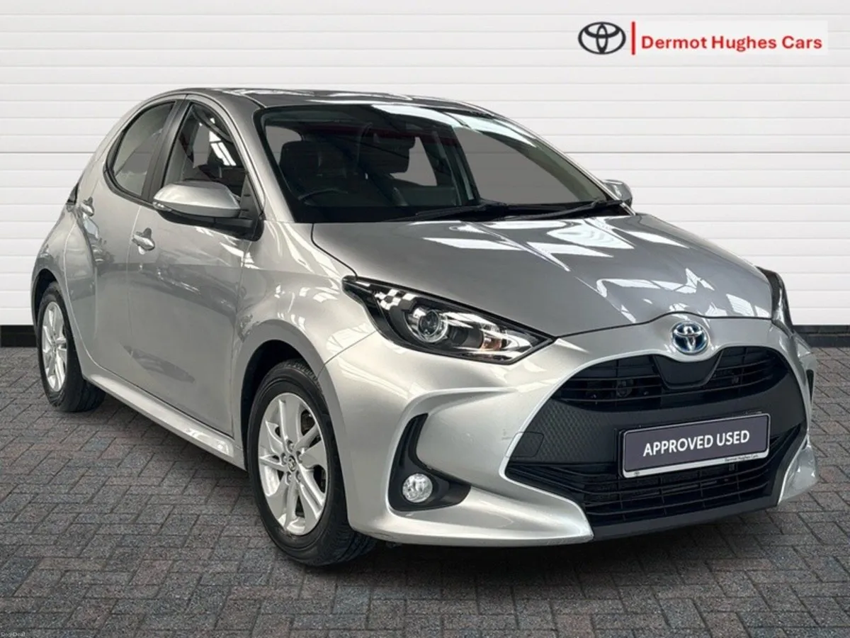 Toyota Yaris HYBRID LUNA  AUTO - Image 1