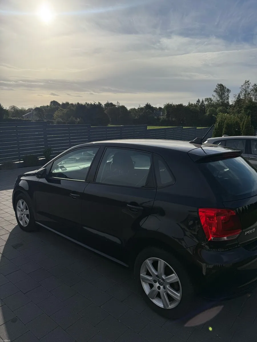 Volkswagen Polo TDI 1.6L CAR OF THE YEAR 2010 - Image 2