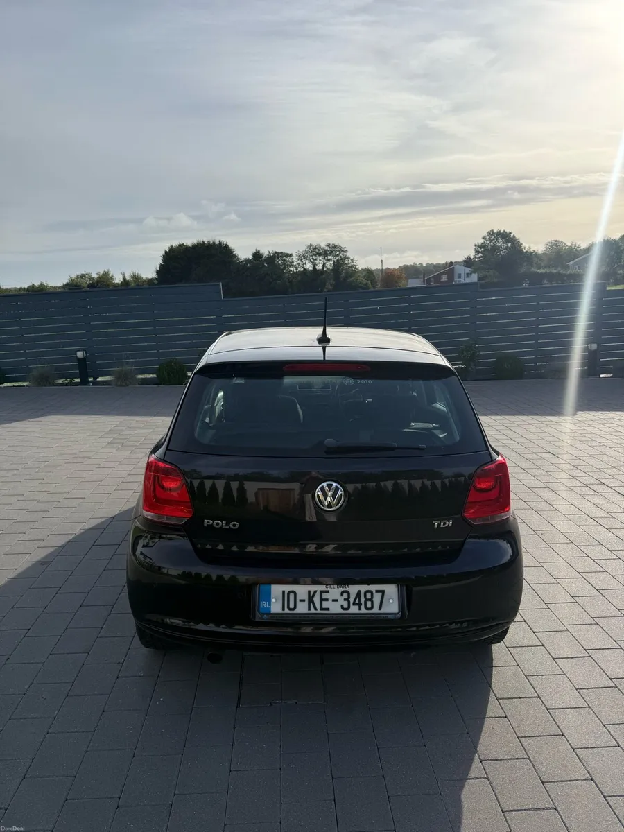 Volkswagen Polo TDI 1.6L CAR OF THE YEAR 2010 - Image 4
