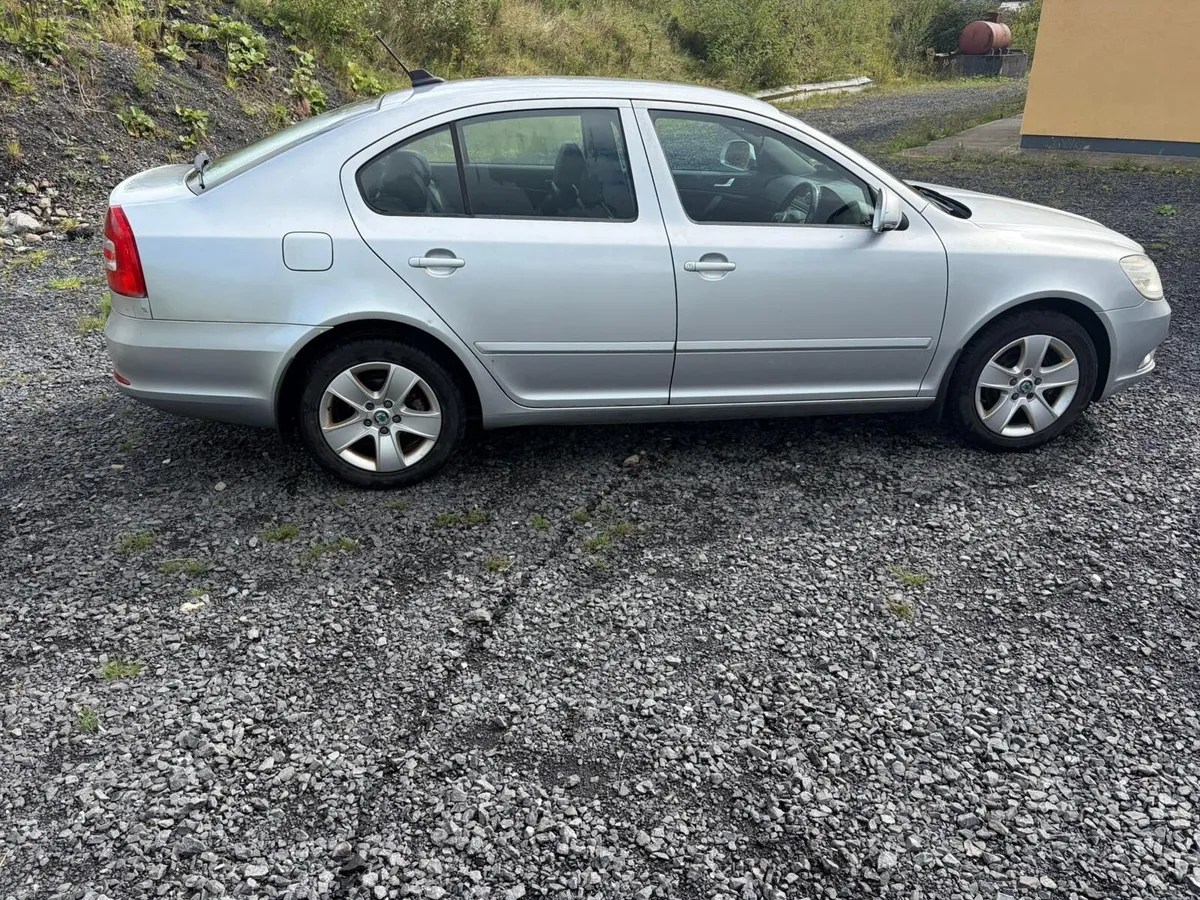 2012 SKODA OCTAVIA EXCLUSIVE 1.6 TDI 105HP 4DR - Image 2