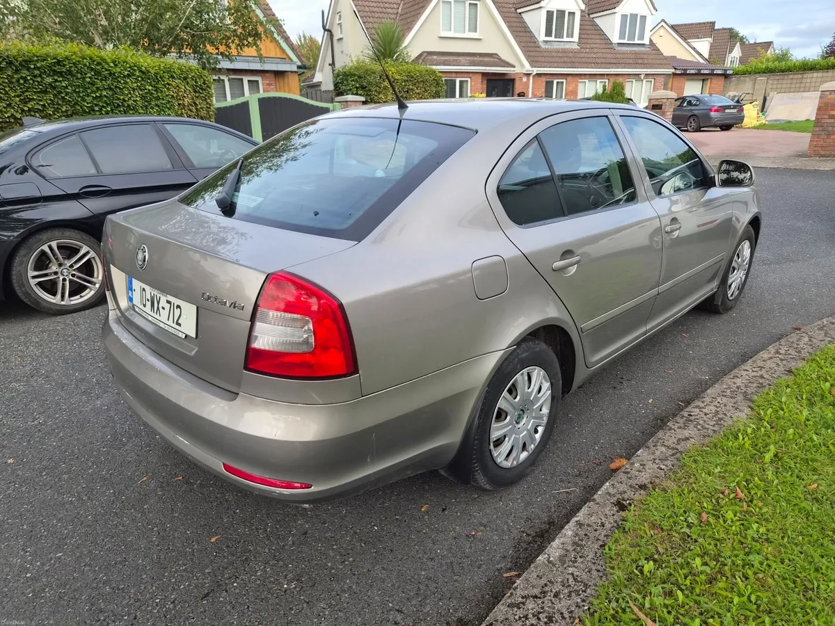Skoda Octavia 2010 1.6 diesel - Image 4