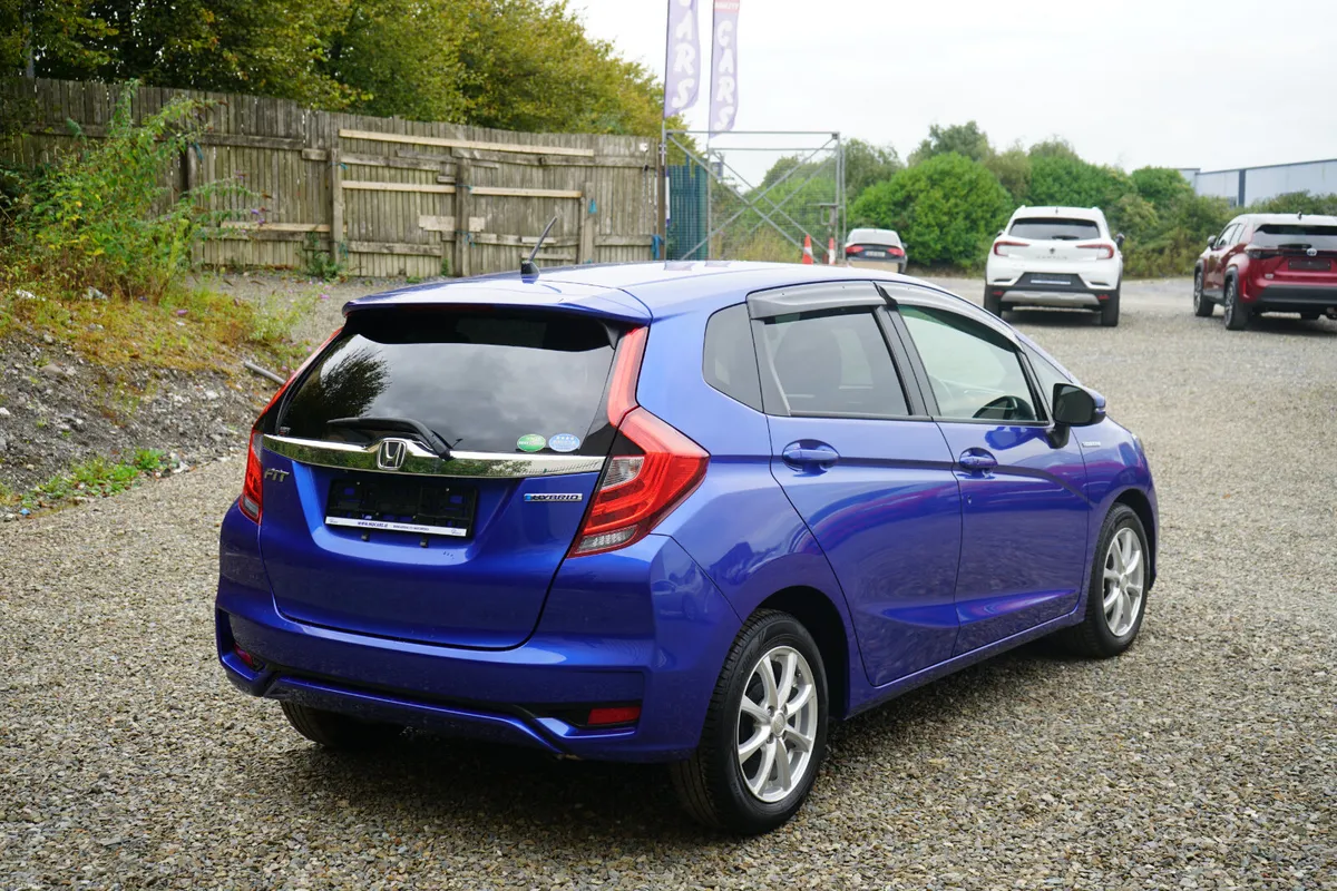 2017 Honda Fit Hybrid - Image 3