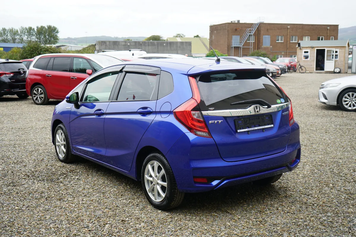 2017 Honda Fit Hybrid - Image 5