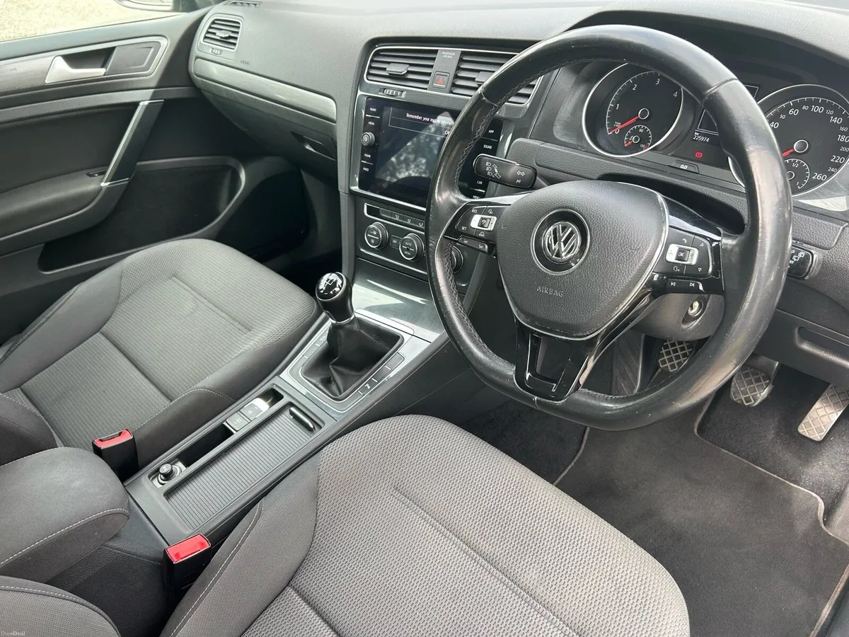 VOLKSWAGEN GOLF 2017 COMFORTLINE 1.6 TDI MANUAL - Image 6