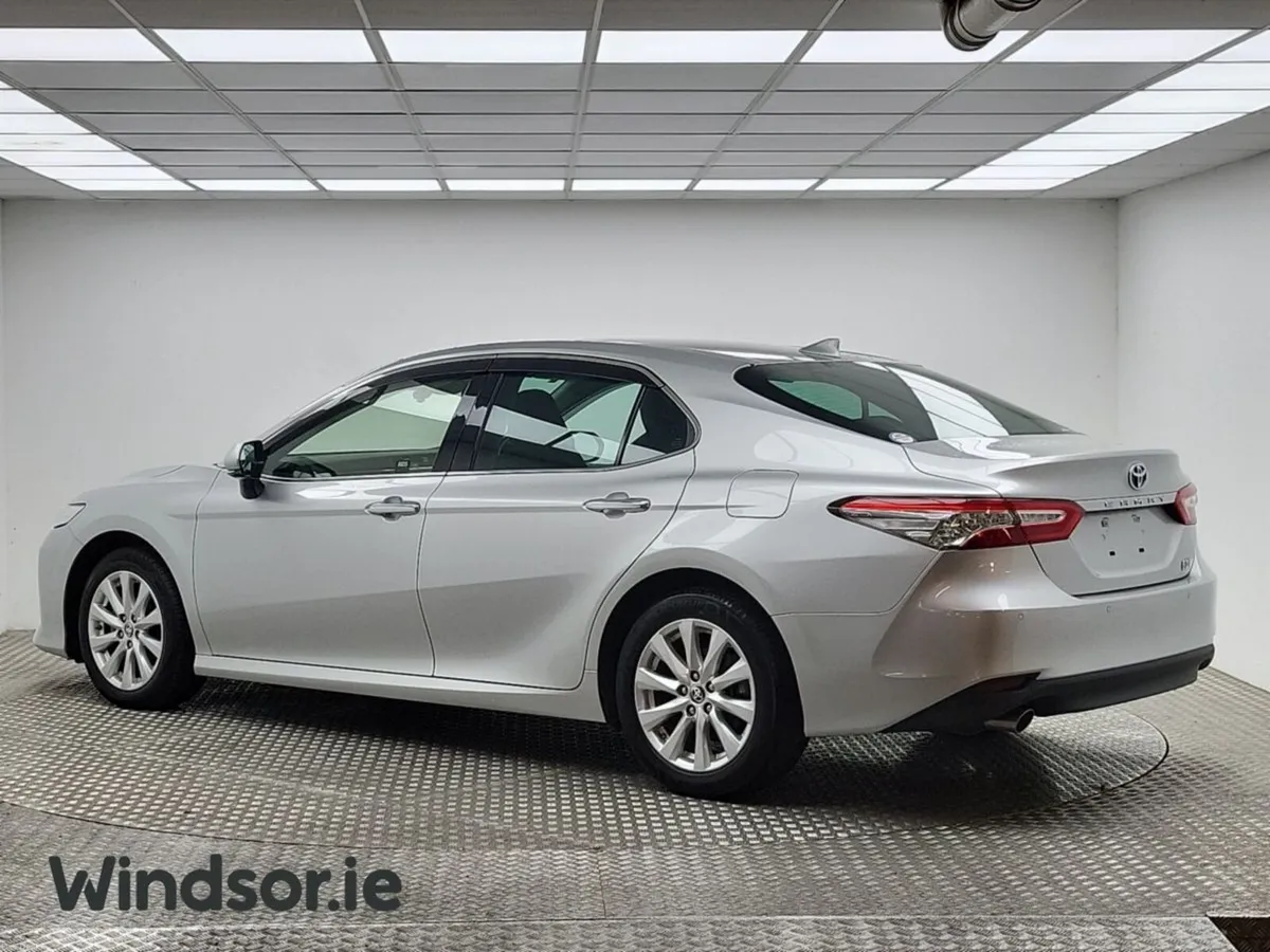 Toyota Camry Hybrid Auto - Image 2