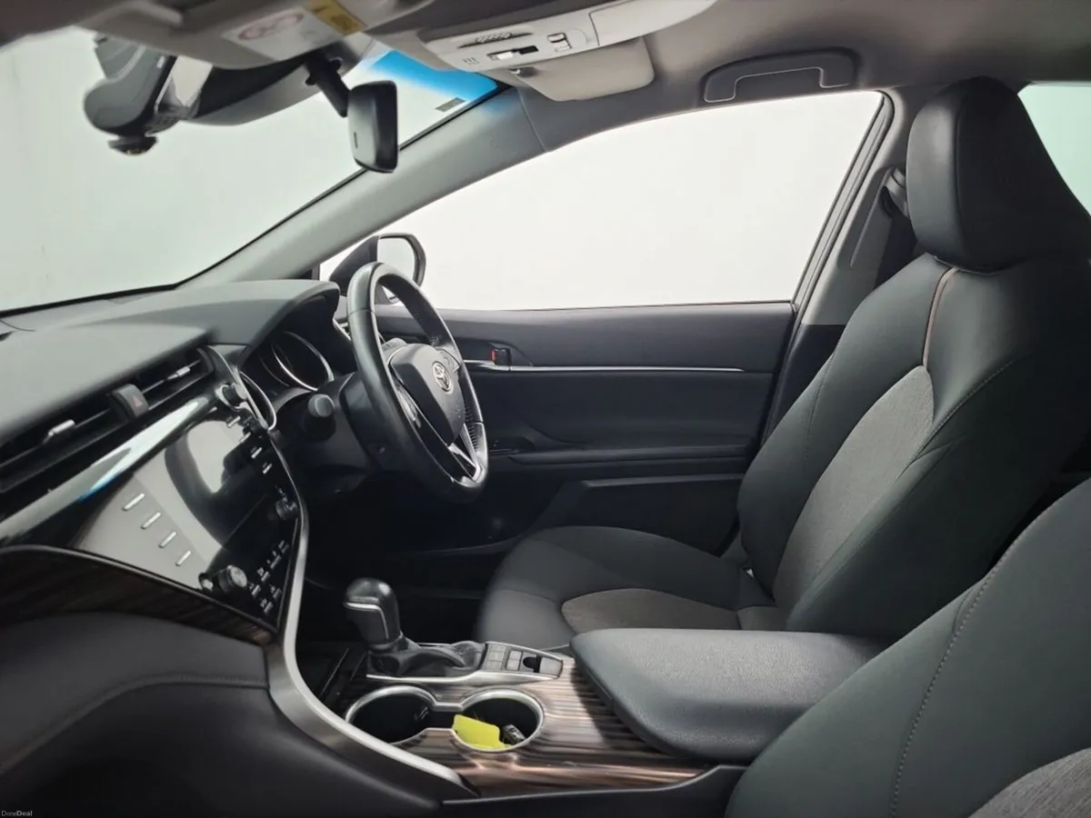Toyota Camry Hybrid Auto - Image 4