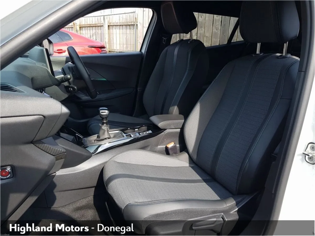Peugeot 2008 1.2 Puretech 100bhp Allure - Image 5