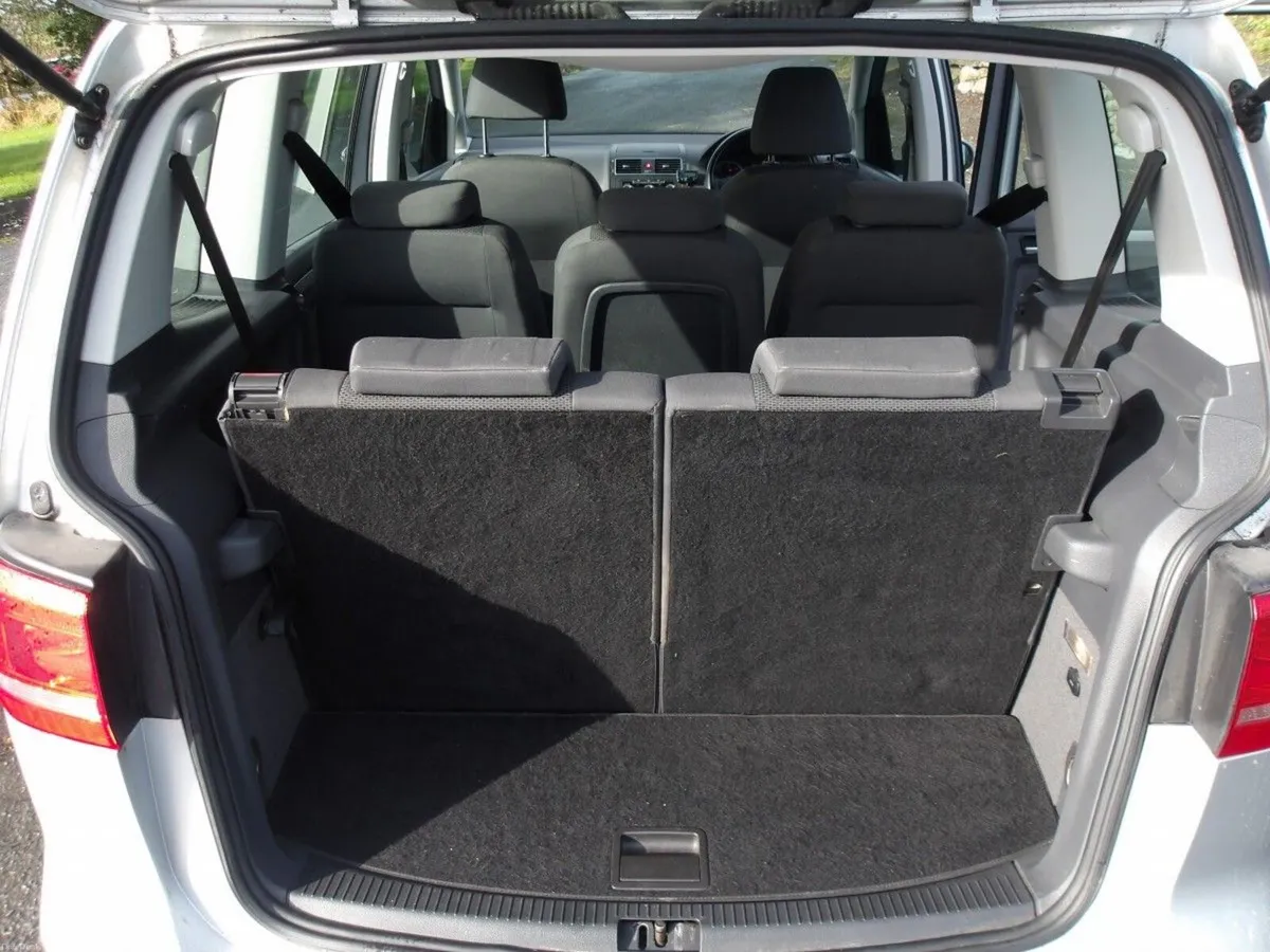 Volkswagen Touran 1.6 TDI  TRENDLINE 7S - Image 4