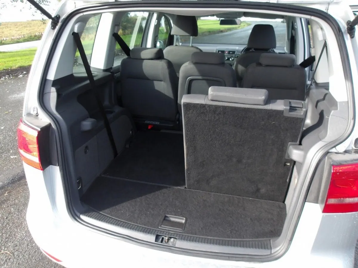 Volkswagen Touran 1.6 TDI  TRENDLINE 7S - Image 5