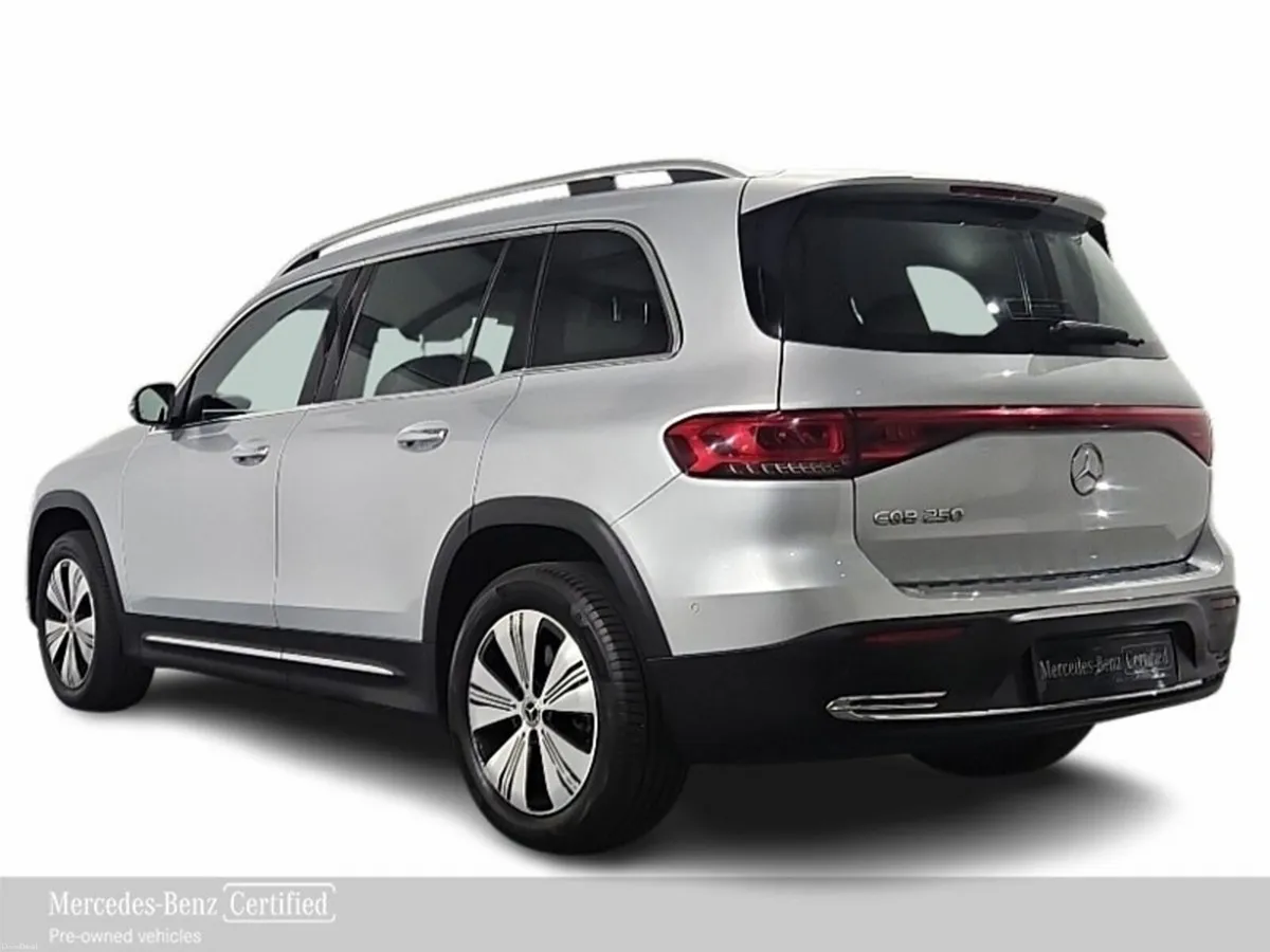 Mercedes-Benz EQB 250 with 7 seats - Image 3