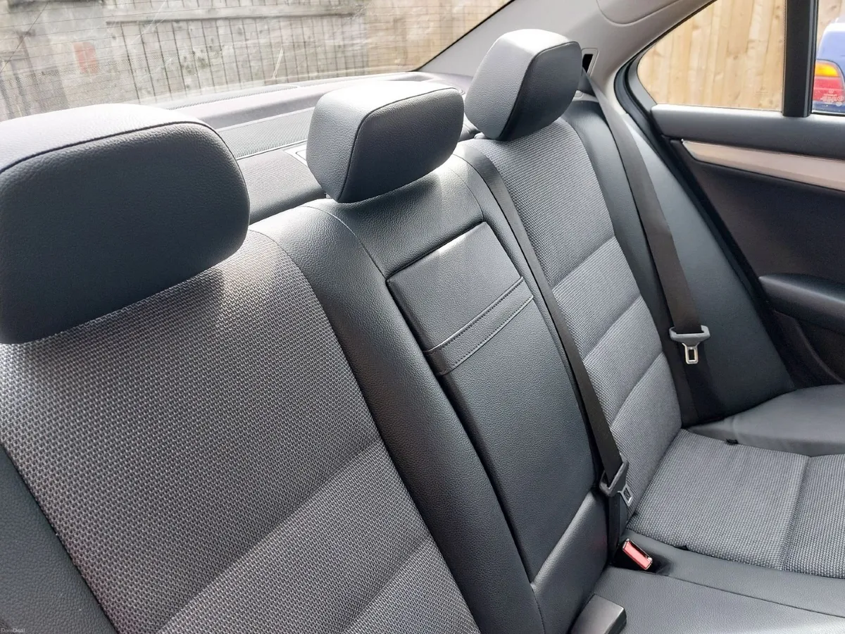 Mercedes-Benz C-Class 2008 - Image 3