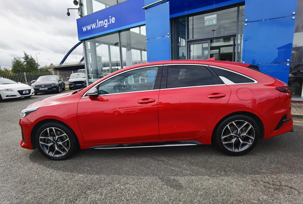 KIA PROCEED 1.4 GT LINE PETROL - Image 6