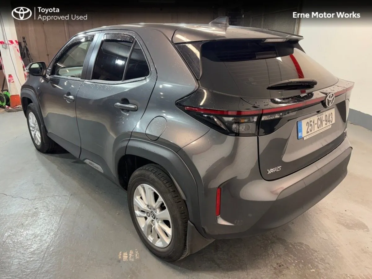 Toyota Yaris Cross YARIS CROSS LUNA - Image 3