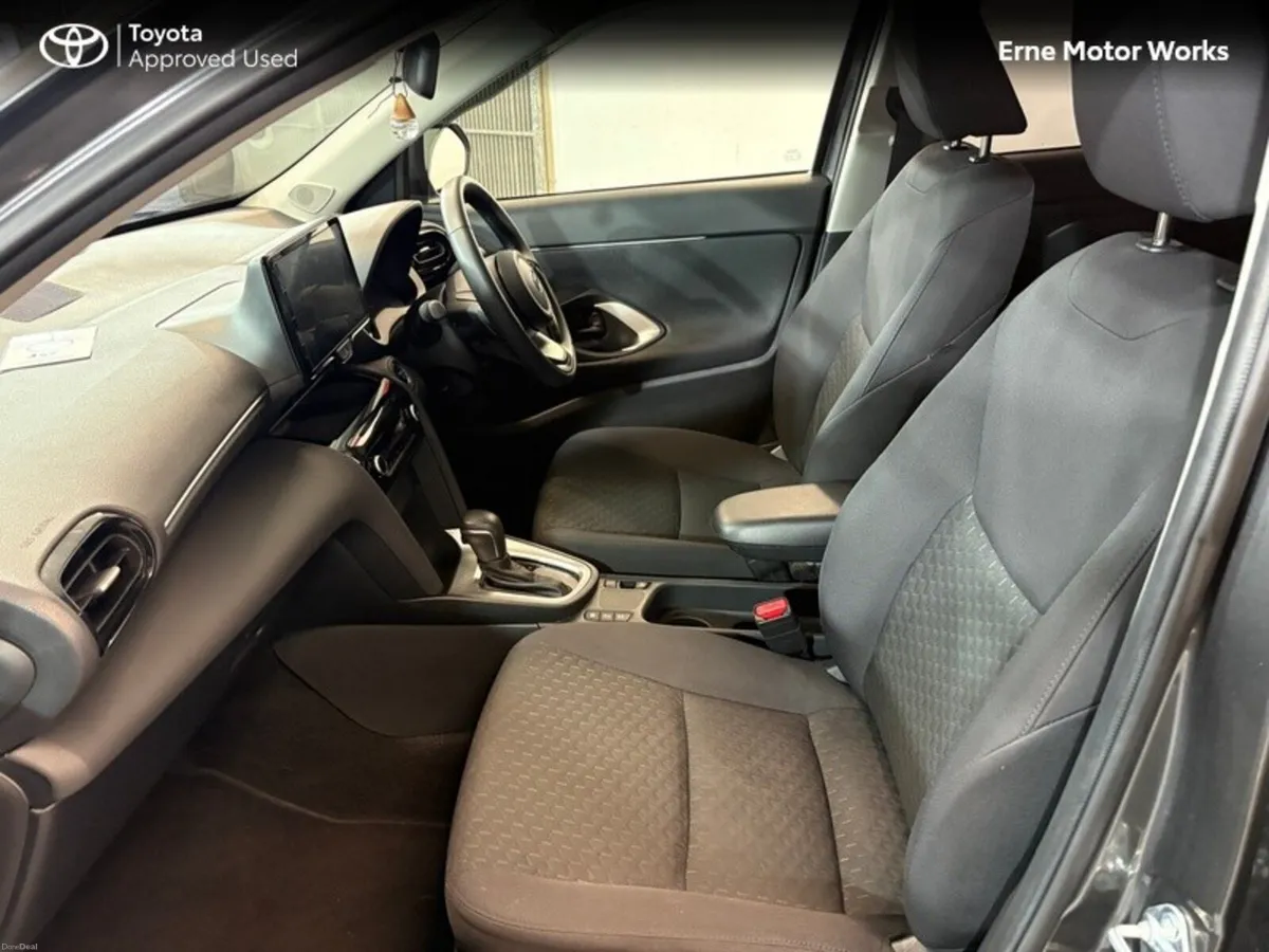 Toyota Yaris Cross YARIS CROSS LUNA - Image 6