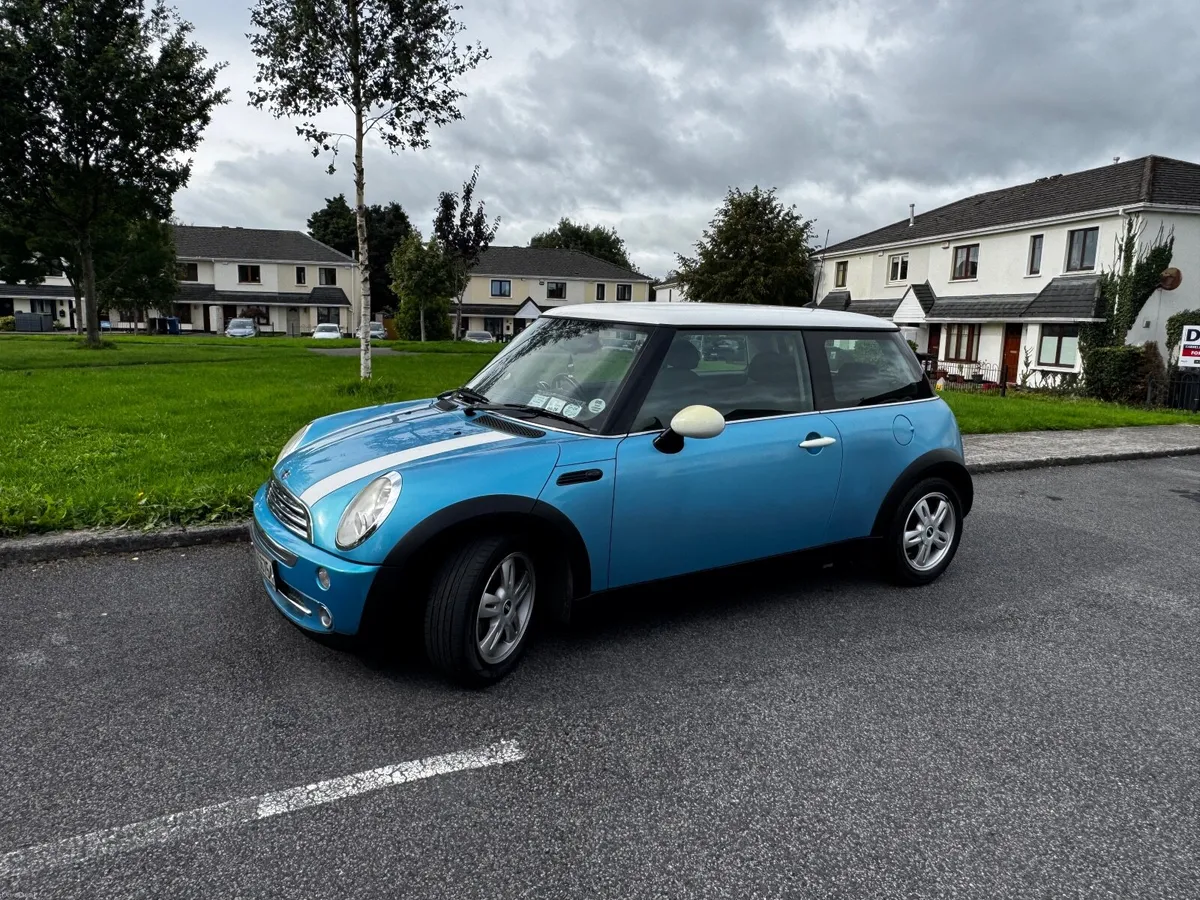 Mini Cooper 2004 - Image 1