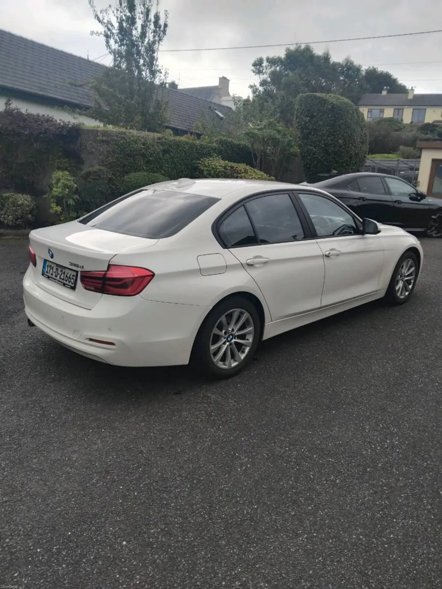 Car - Image 4