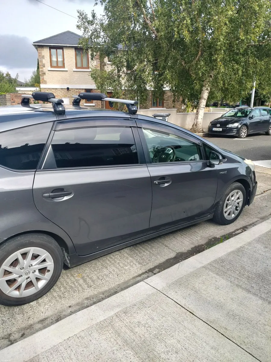 Toyota Prius 2012, 7 seater - Image 5