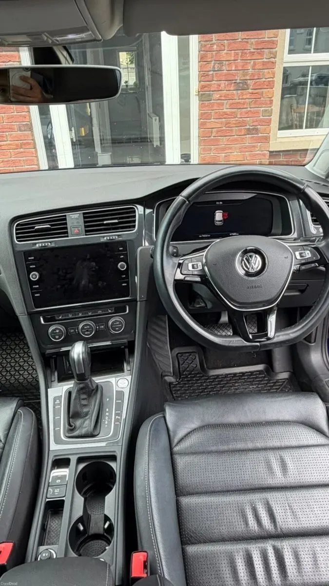 E-Golf 2020 - Only 47km - Image 6