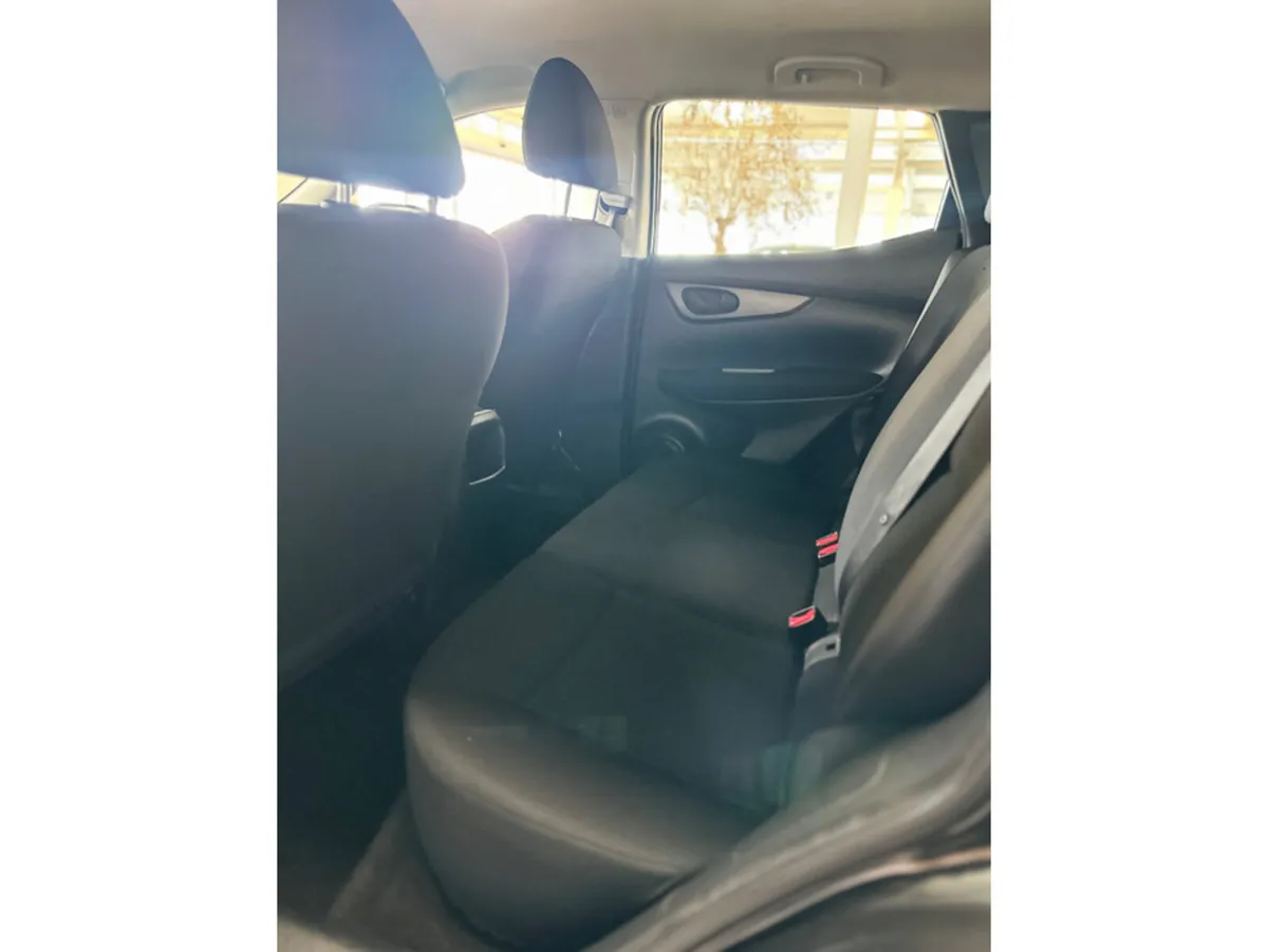 Nissan Qashqai 1.2 PET XE E6 4DR - Image 6