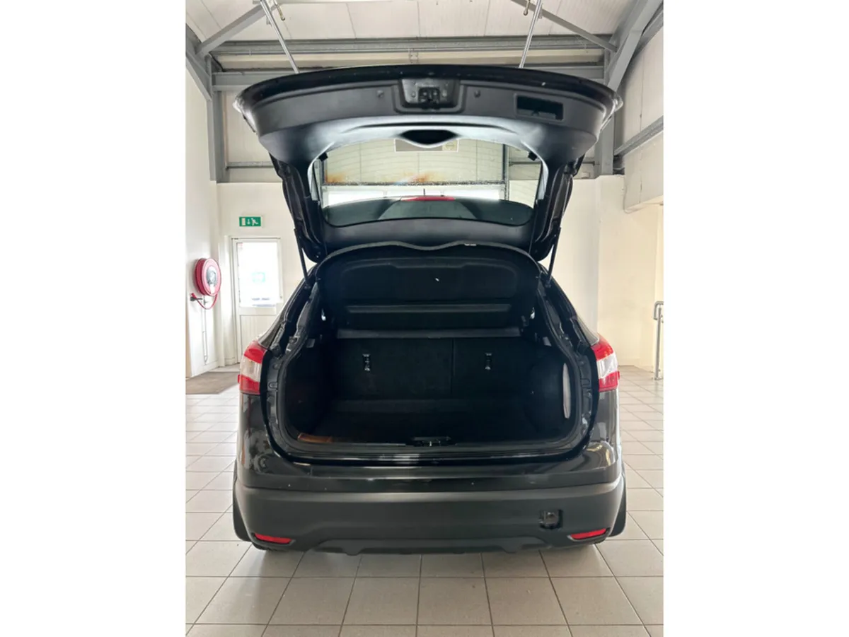 Nissan Qashqai 1.2 PET XE E6 4DR - Image 5