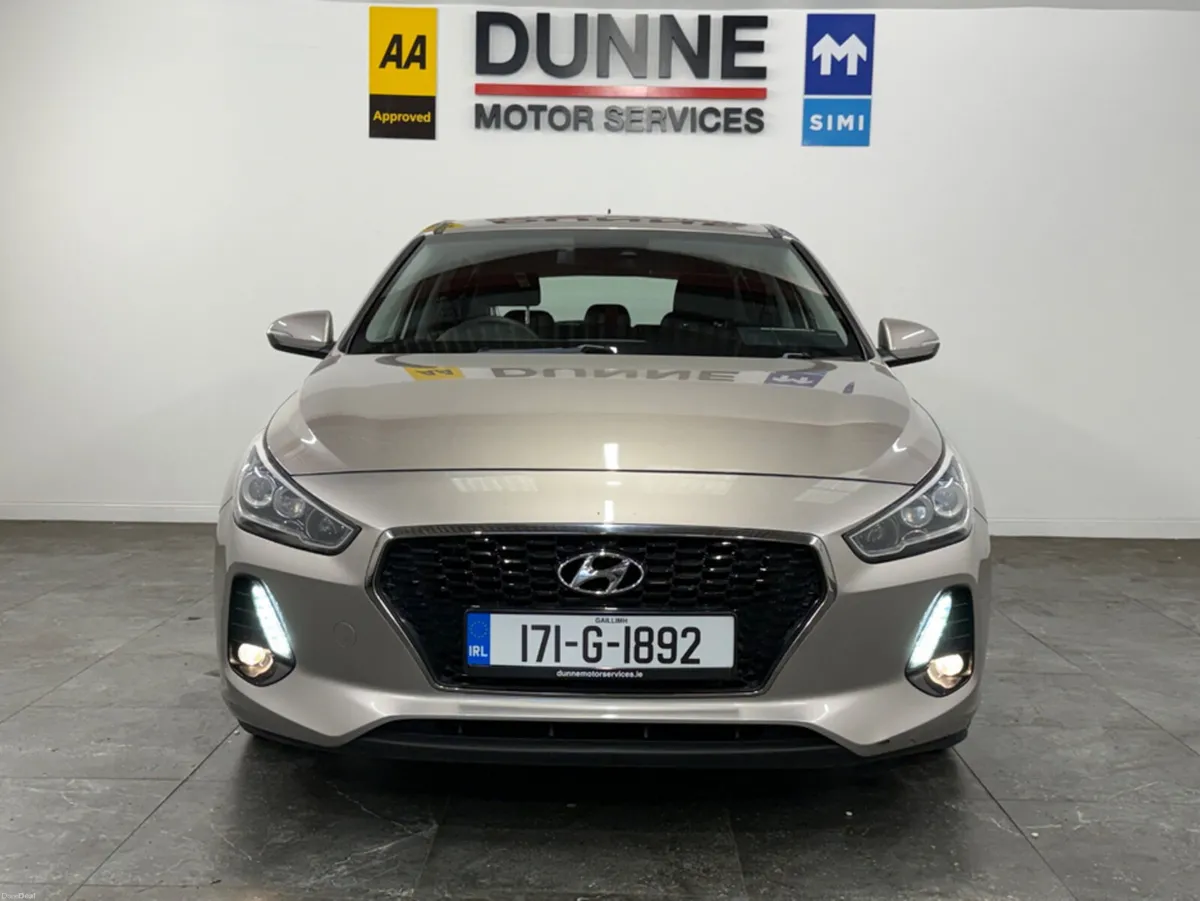 Hyundai i30 **DELUXE MODEL **MULTI SERVICE HISTORY - Image 3