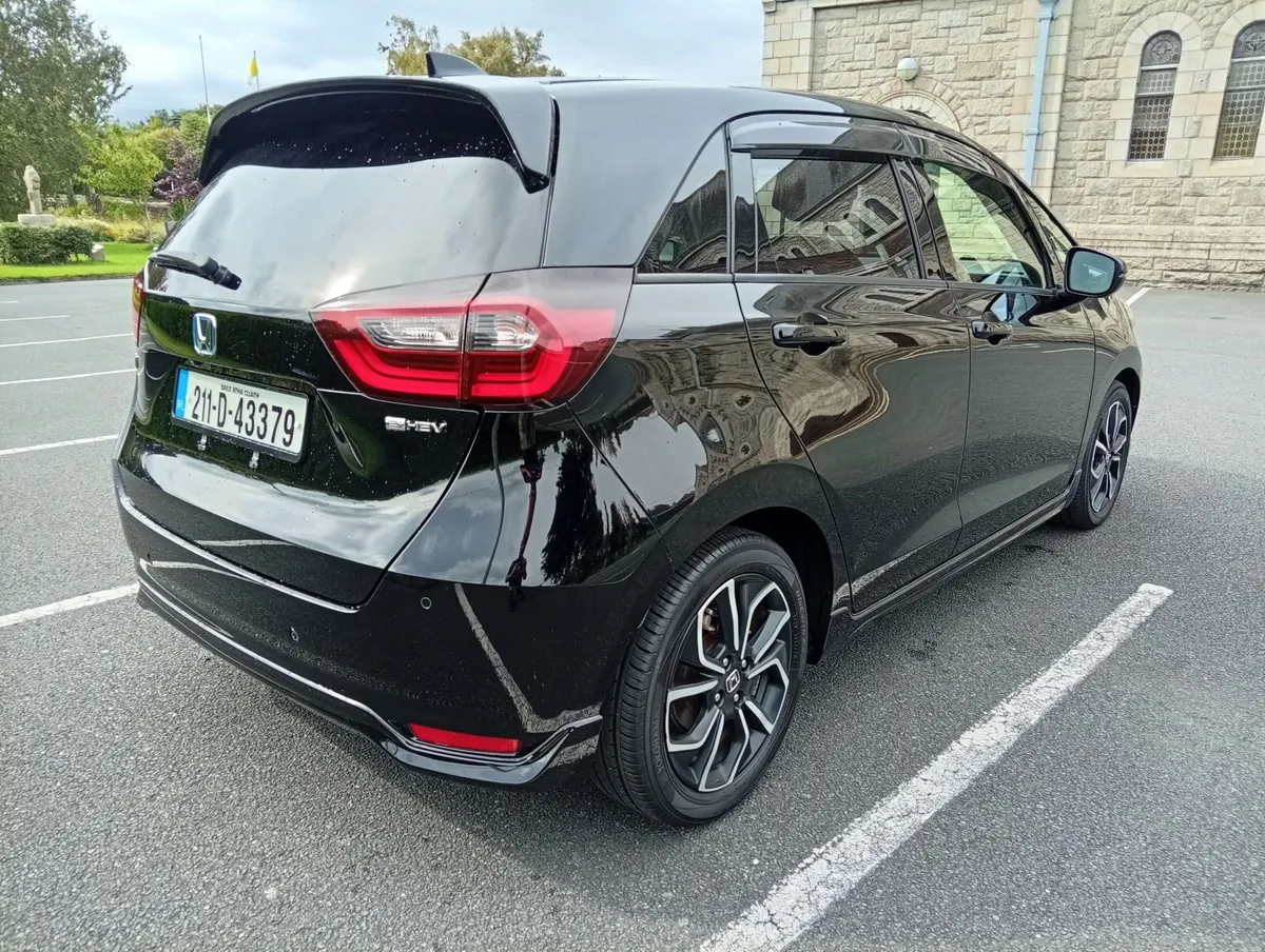 211 Honda Fit 1.5 Self Charging Hybrid High Spec - Image 5