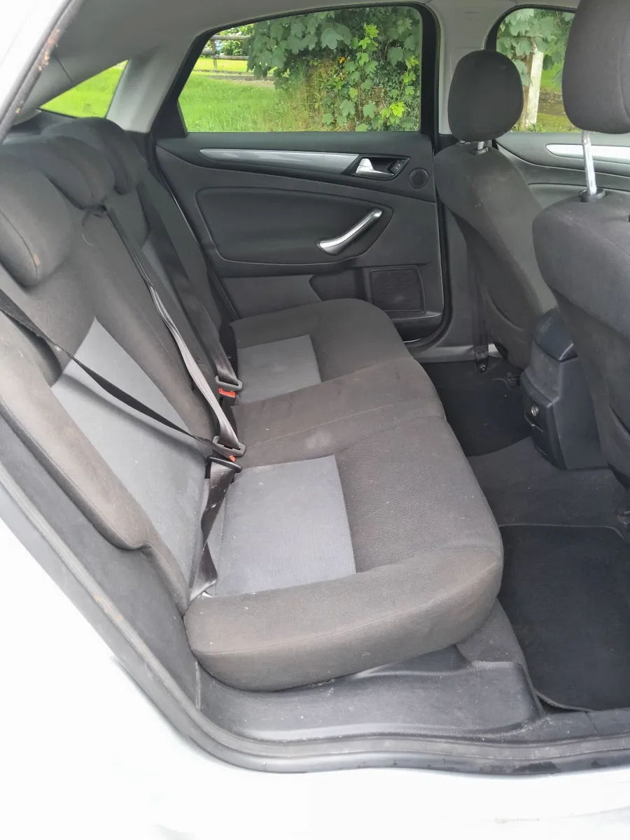 Ford Mondeo 2011 - Image 2