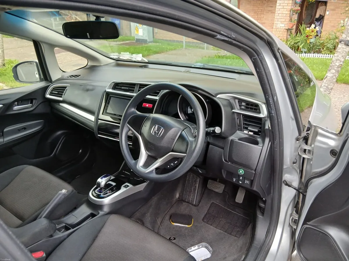 Honda Fit 2015 - Image 6
