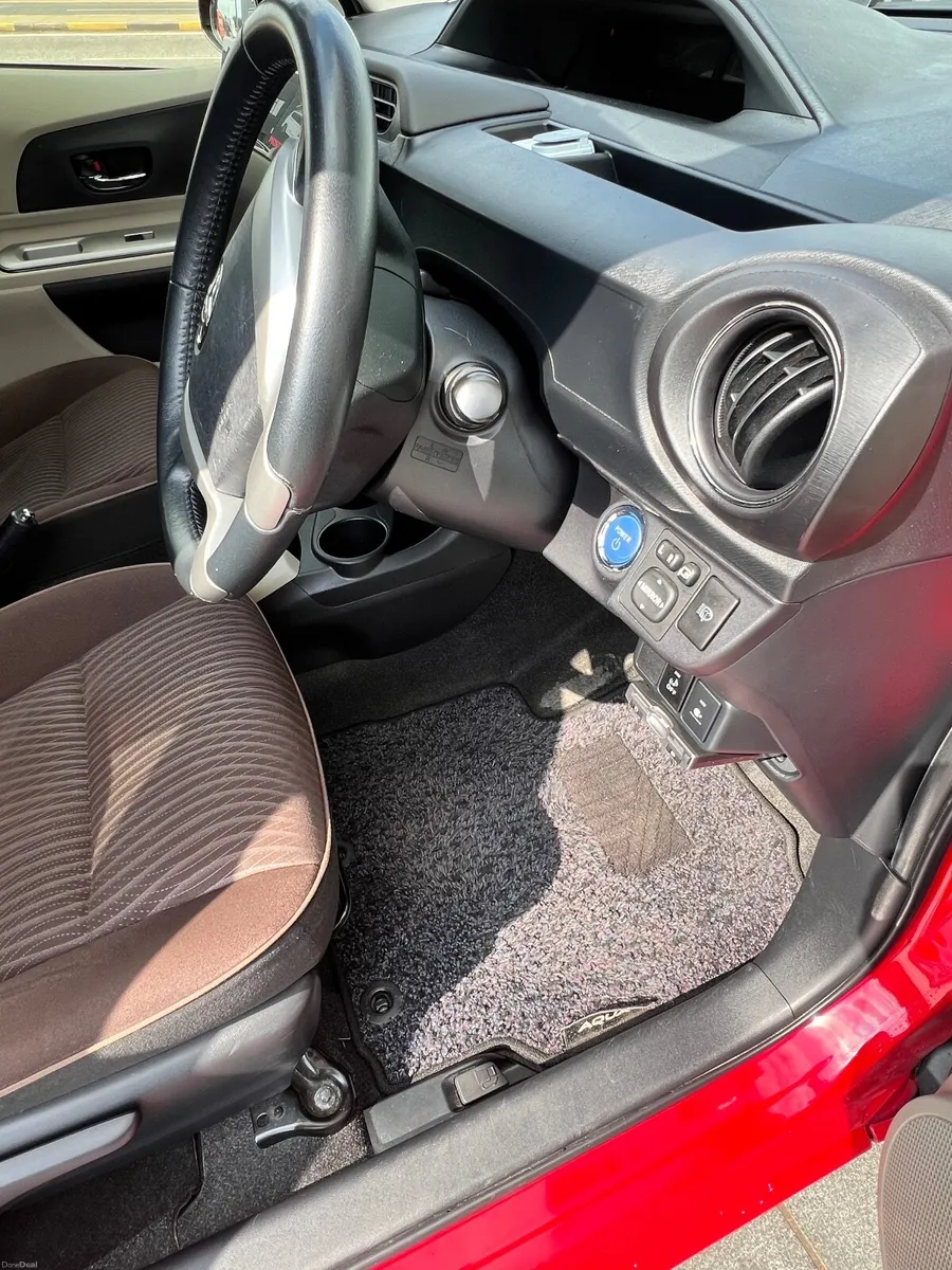 Toyota Aqua 2012 - Image 4