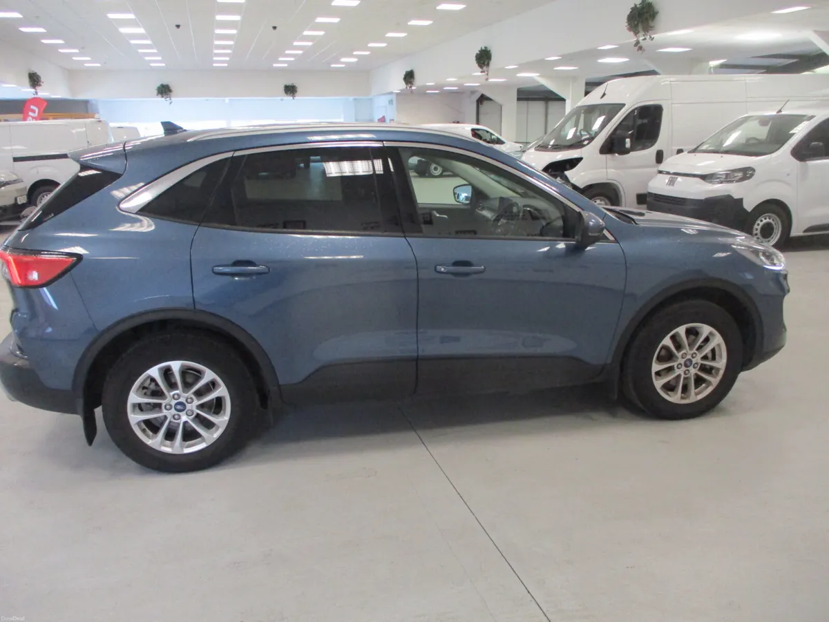 Ford Kuga Titanium PHEV 2024 - Image 5
