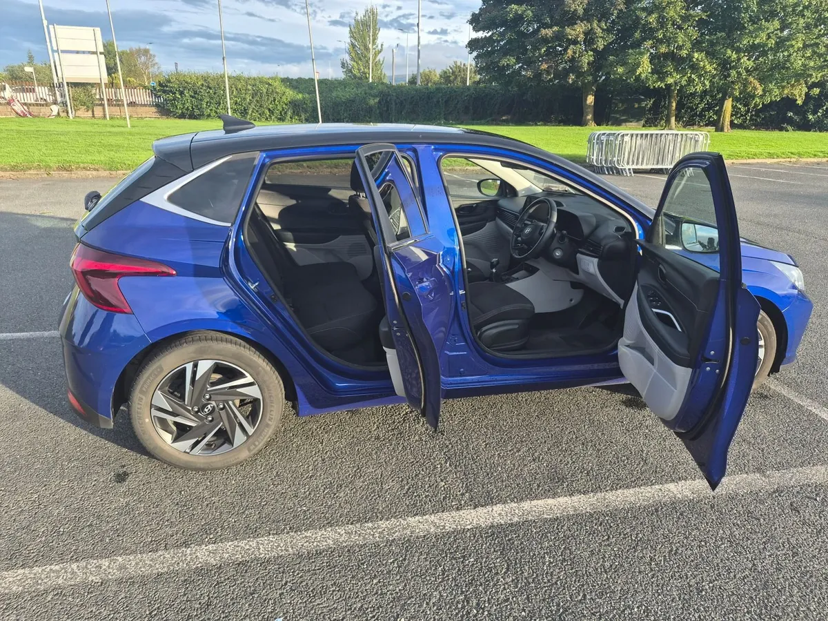 Hyundai i20 Deluxe Plus 2Tone 5Dr 2021 - Image 4