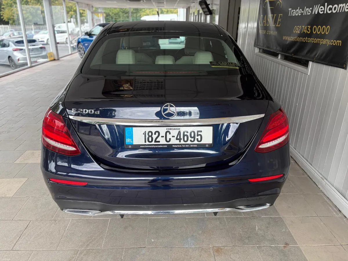 182 Mercedes-Benz E-Class AVANTGARDE - Image 4