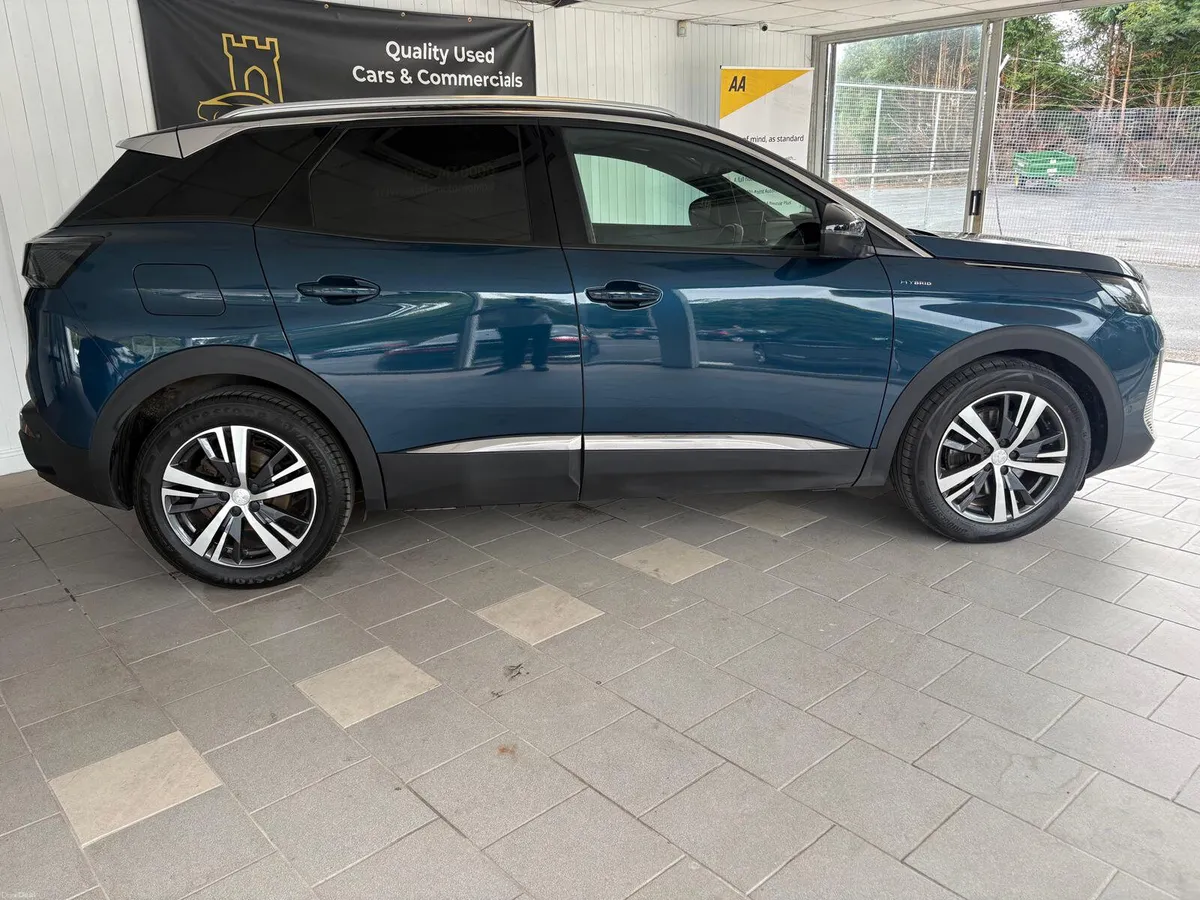 2023 Peugeot 3008 ALLURE PREMIUM + HYBRID AUTO - Image 4