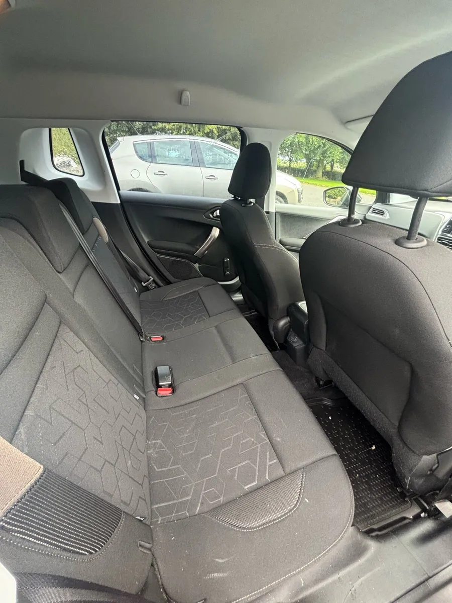 Peugeot 2008 - Image 4