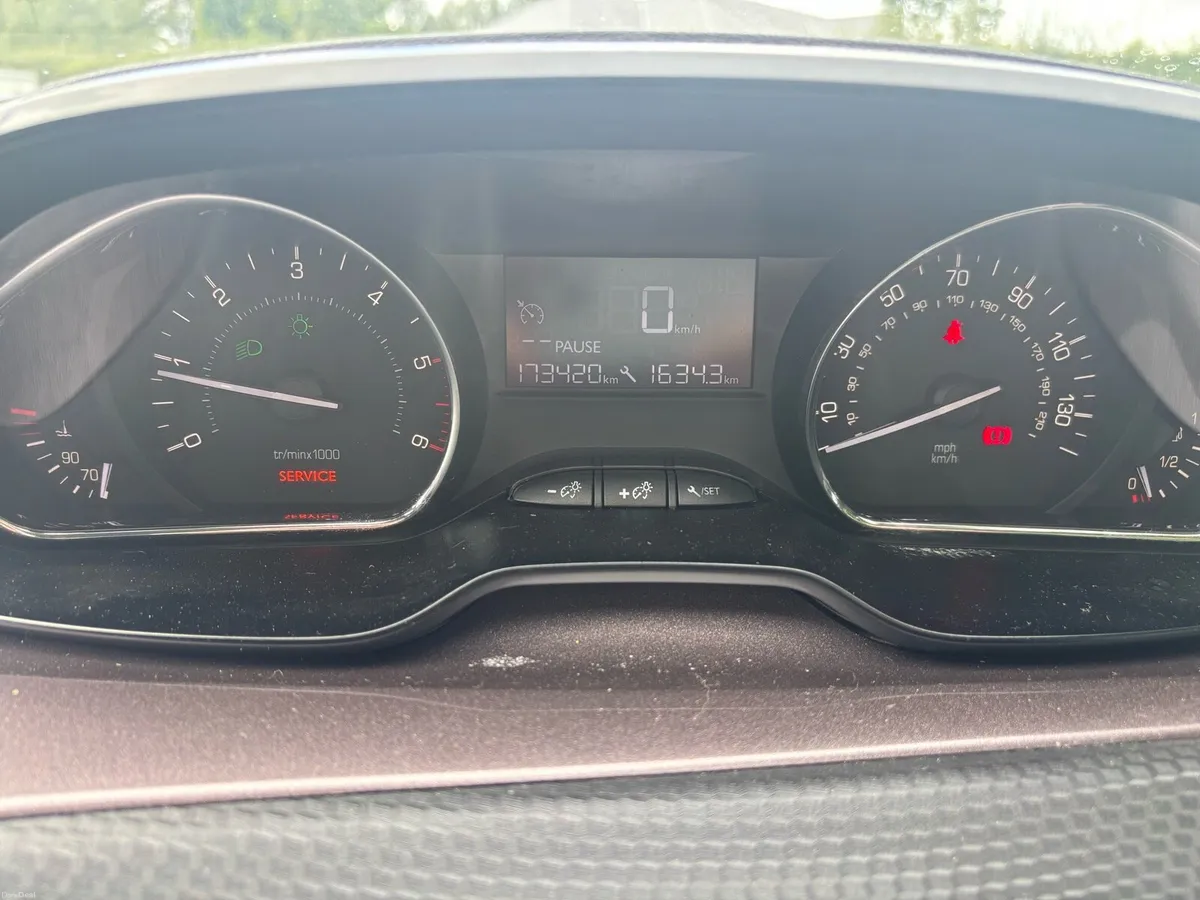 Peugeot 2008 - Image 6