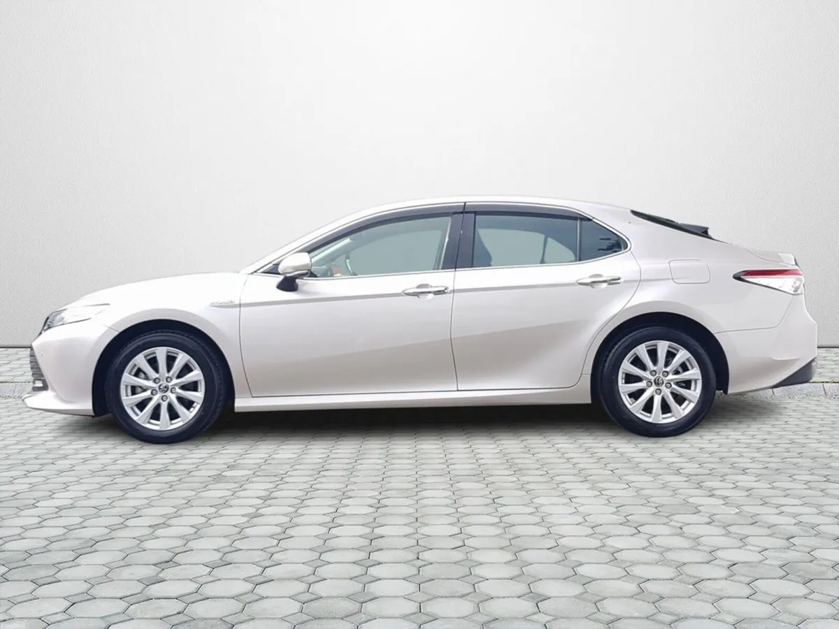 Toyota Camry 2.5 Hybrid Automatic - Image 5