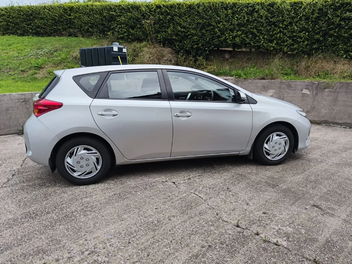 Toyota Auris 2013 - Image 3
