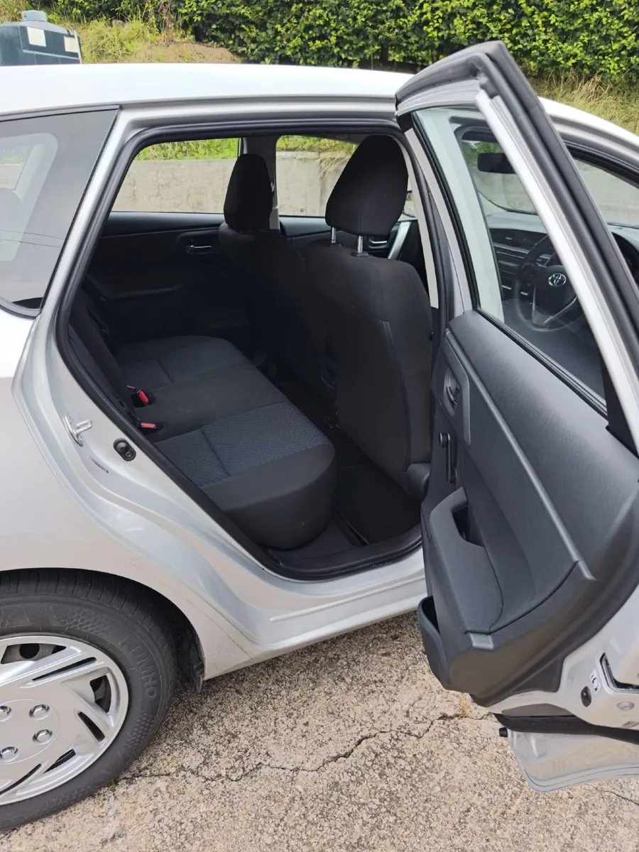 Toyota Auris 2013 - Image 6