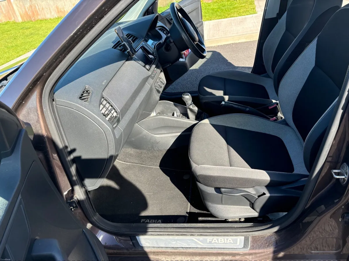 Skoda Fabia 2015 1.4 TDi . - Image 5