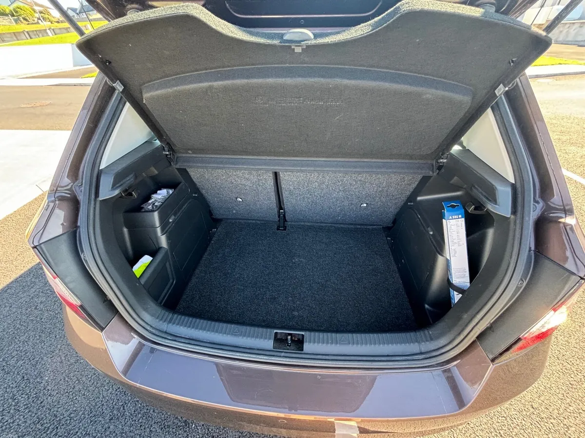 Skoda Fabia 2015 1.4 TDi . - Image 3