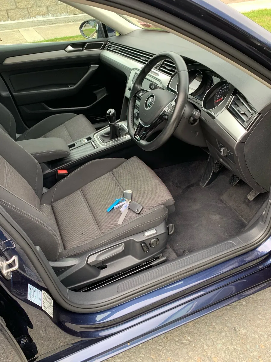 2016 Volkswagen Passat, Nctd 6/28, Taxed 9/26 - Image 5