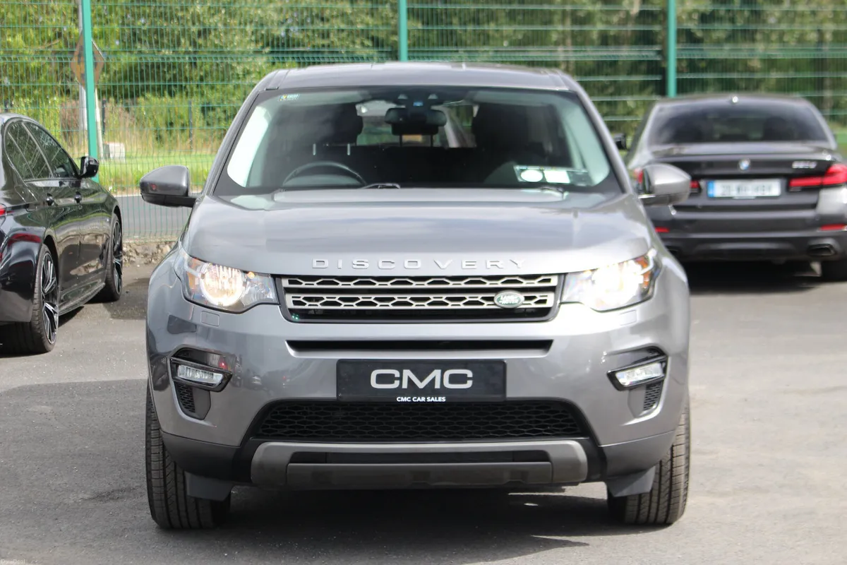 Land Rover Discovery 2018 7 SEATS - Image 2