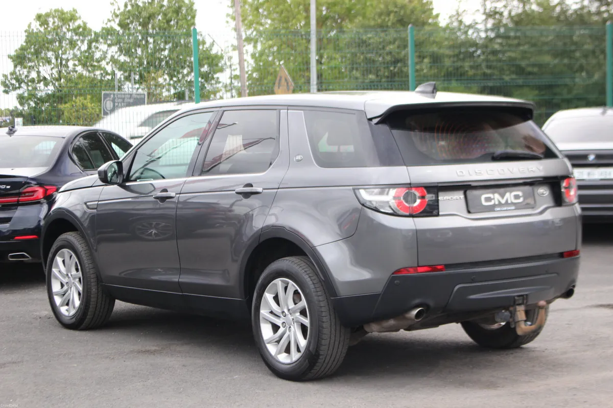 Land Rover Discovery 2018 7 SEATS - Image 6