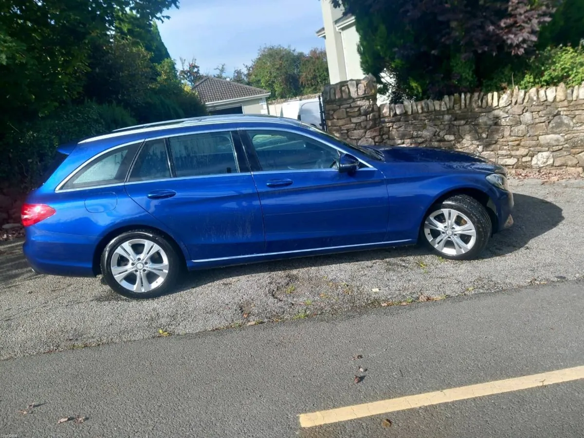 Car - Image 3