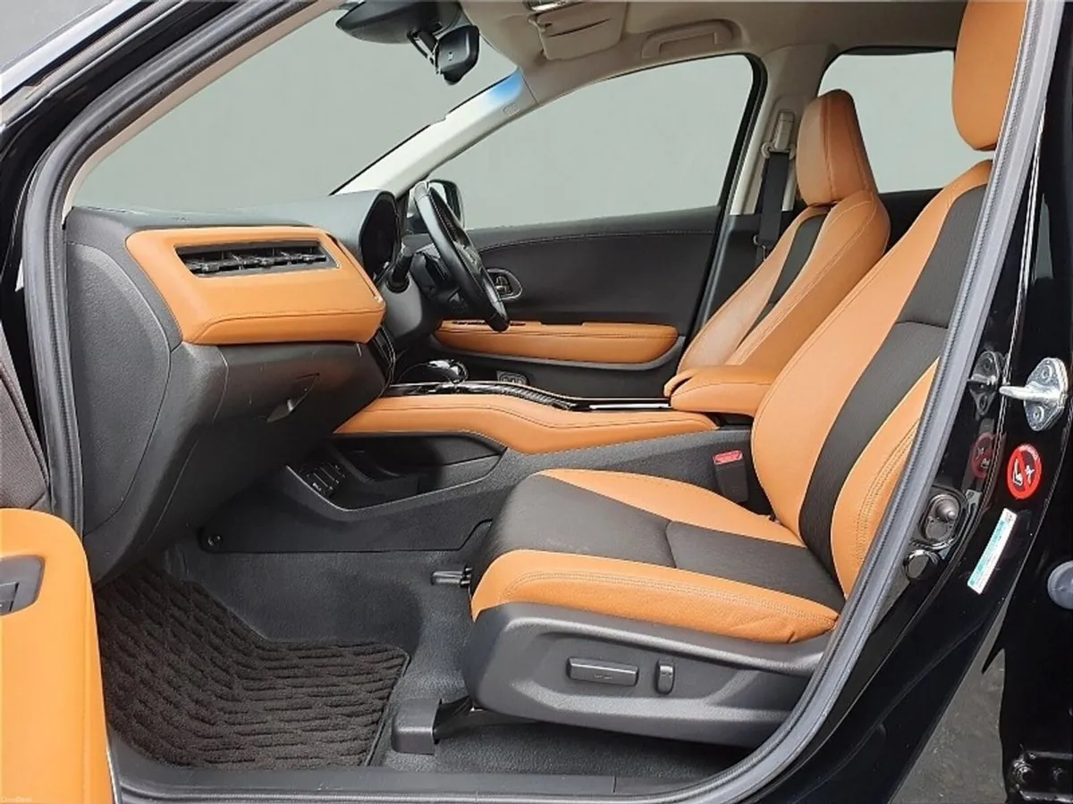 Honda Vezel ** Z HYBRID ** HUGE SPEC ** TRINITY MO - Image 6